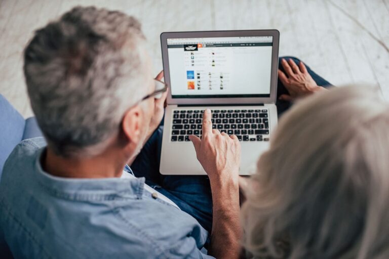How to Choose the Right Senior Living Community