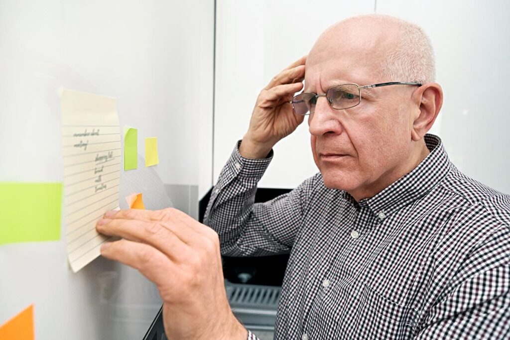 What Is the Difference Between Dementia and Forgetfulness Due to Aging?